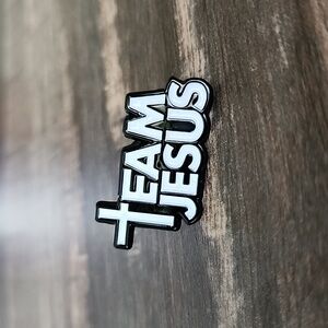 Team Jesus  CROSS pin